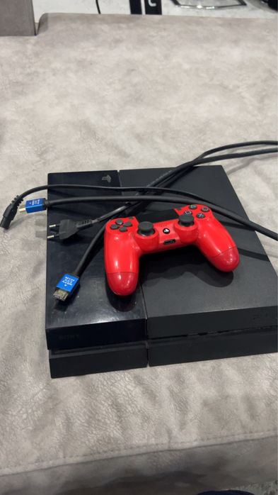 Продается ps4 хорошее состояние