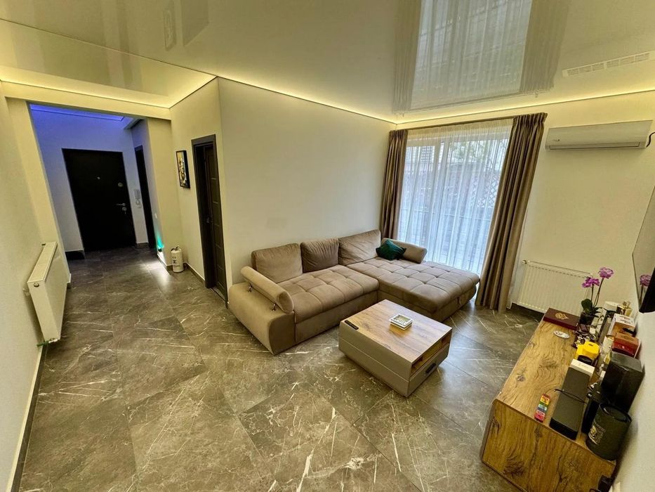 PF vând apartament 3 camere, floresti