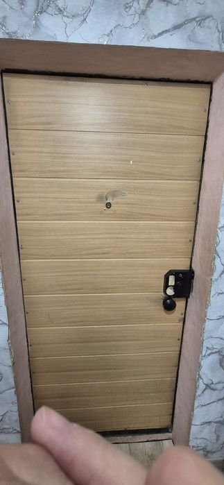 Продам дверь железную