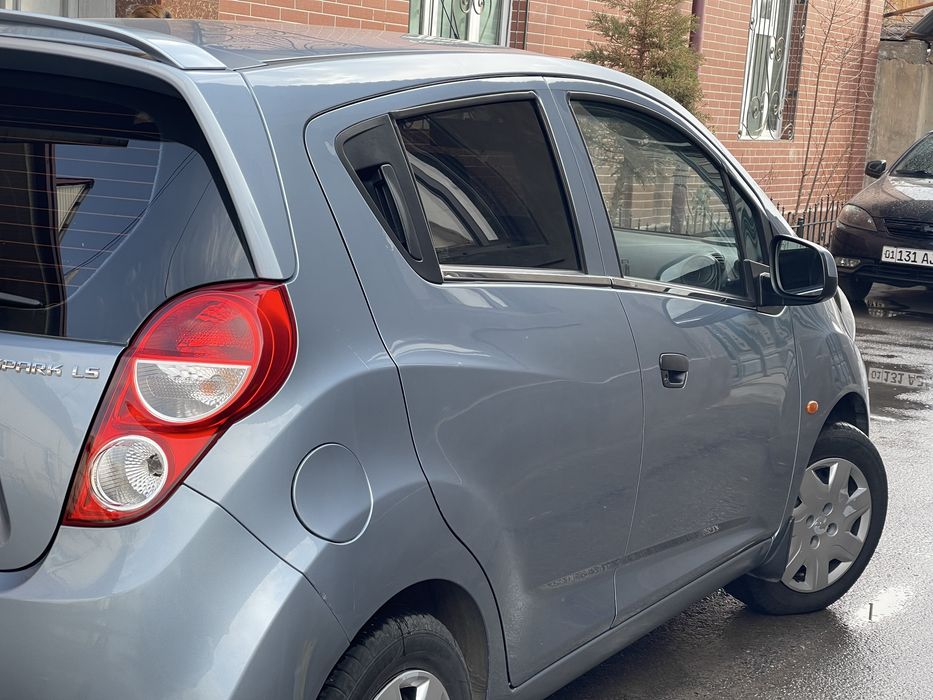 Продам спарк автомат срочно!