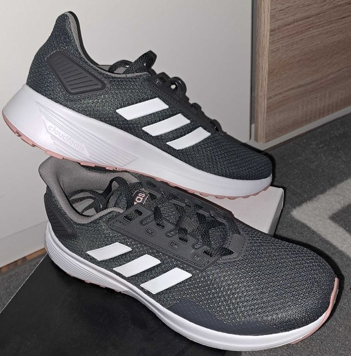 Маратонки Adidas no38
