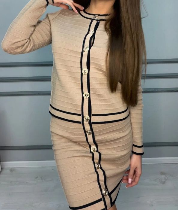 Нов комплект С размер с копчета, еластичен