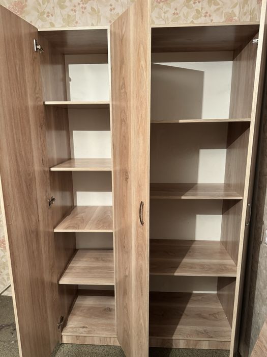 Шкаф трехдверный, тумба под тв