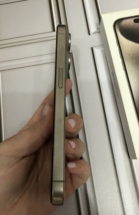 iPhone 15 pro 256gb platinum