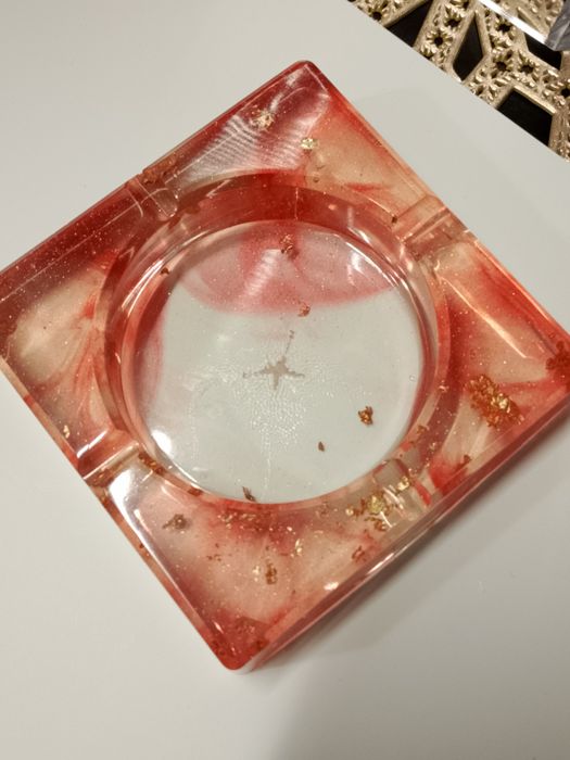 Ръчно изработени бижута и аксесоари от смола