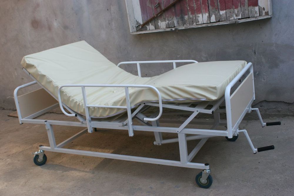 Медицинская кровать