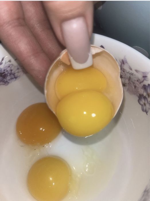 Яйцо домашнее свежее