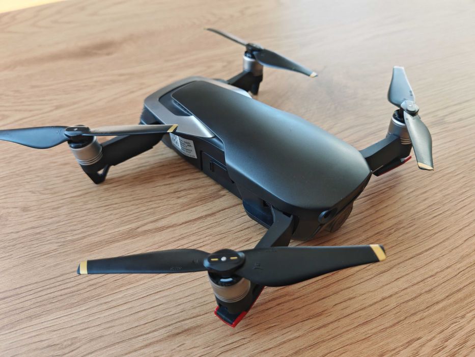 Drona DJI Mavic Air + accesorii