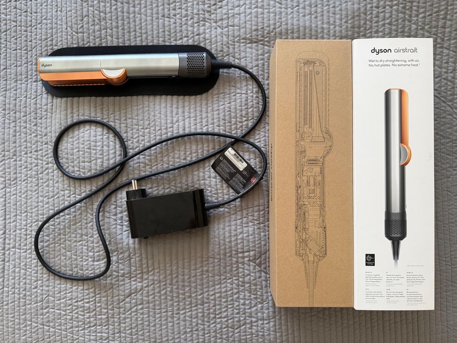 Продам оригинальный Dyson Airstrait.