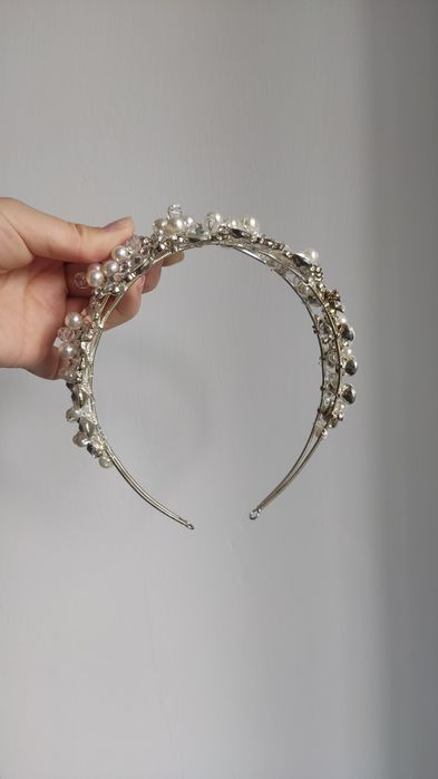 Продам красивую диадему