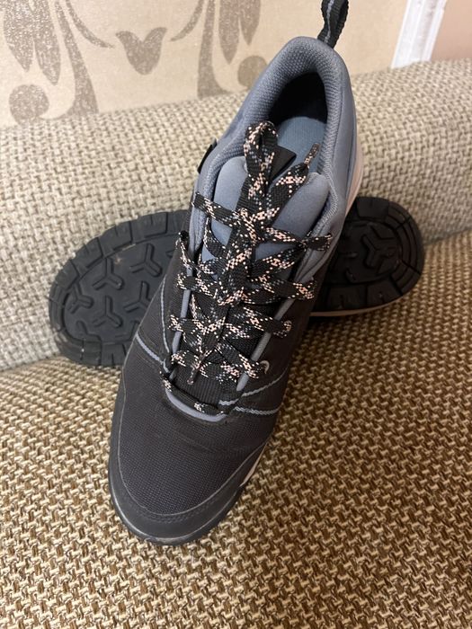 Демисезооные кроссовки