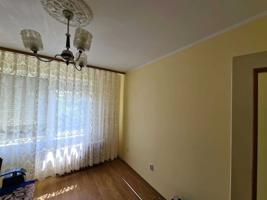 Vând apartament cu 3 camere