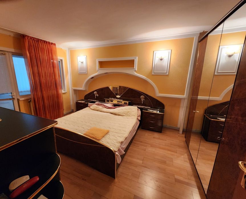 Inchiriez apartament cu 3 camere