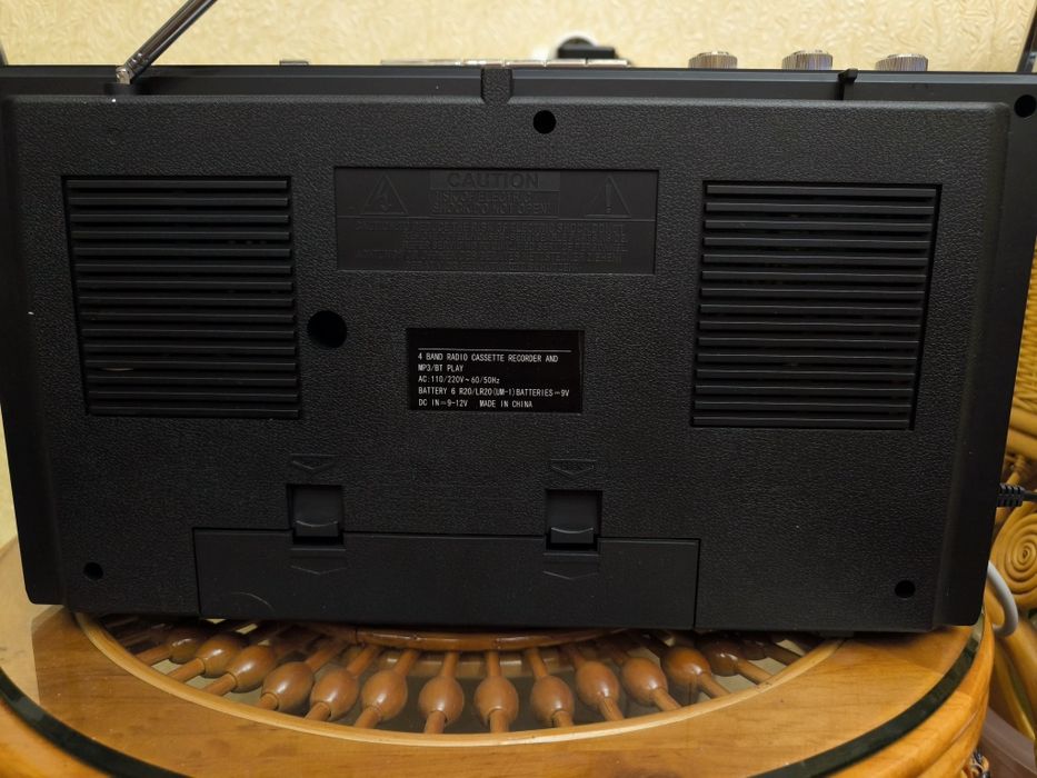 Стерео магнитола пять в одном. Новая.