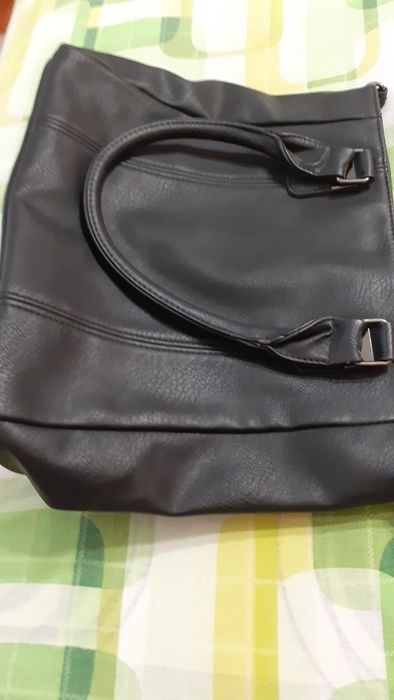 Черна дамска чанта