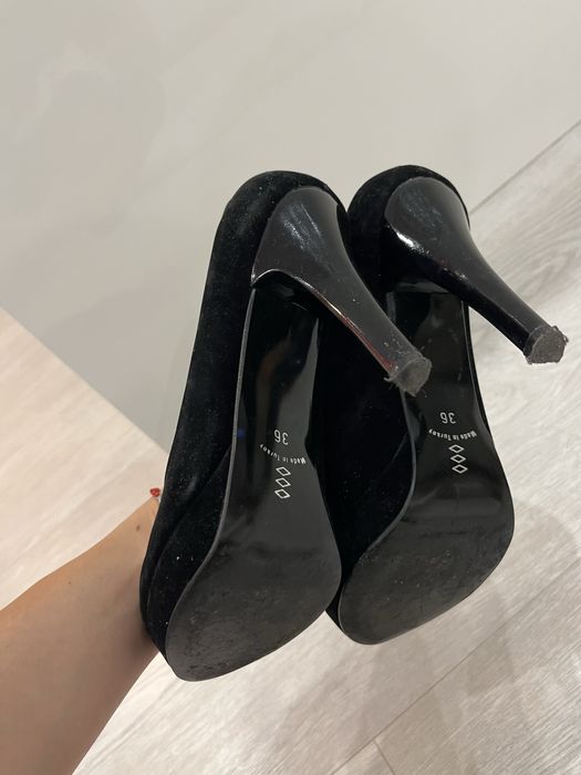 Дамски велурени обувки на ток 36 номер