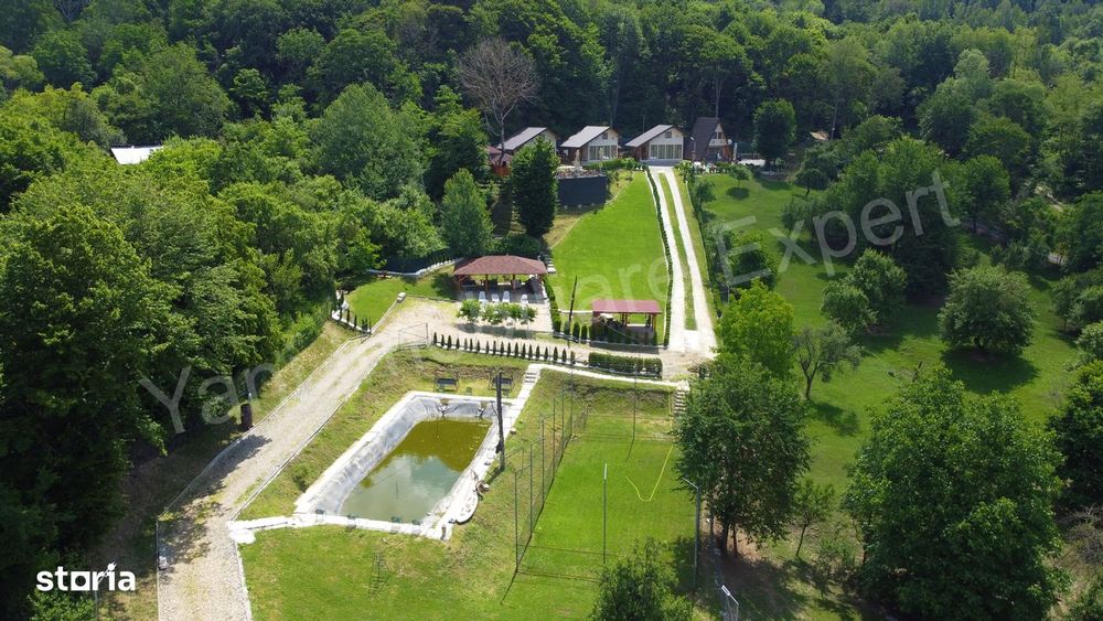 Complex turistic de vânzare în Curtea de Argeș.