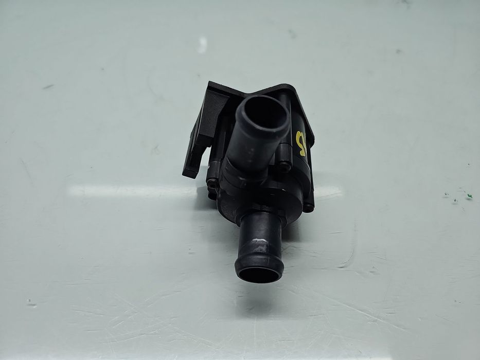 Pompa recirculare apa AUDI A6 (4G5, C7) [Fabr 2011-2017] 8K0819147A 2.