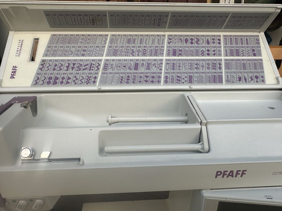 Masina de cusut profesional Pfaff creative 1473 CD