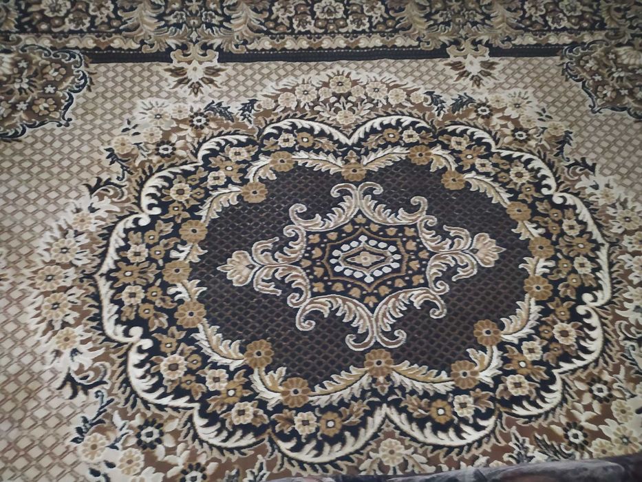 Продам ковер 3*4 б/у.