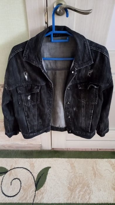 Продается джинсовая куртка