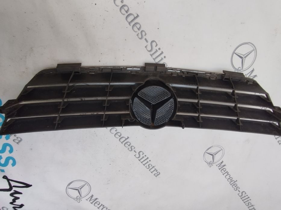 Оригинална решетка за Mercedes C-class w203
