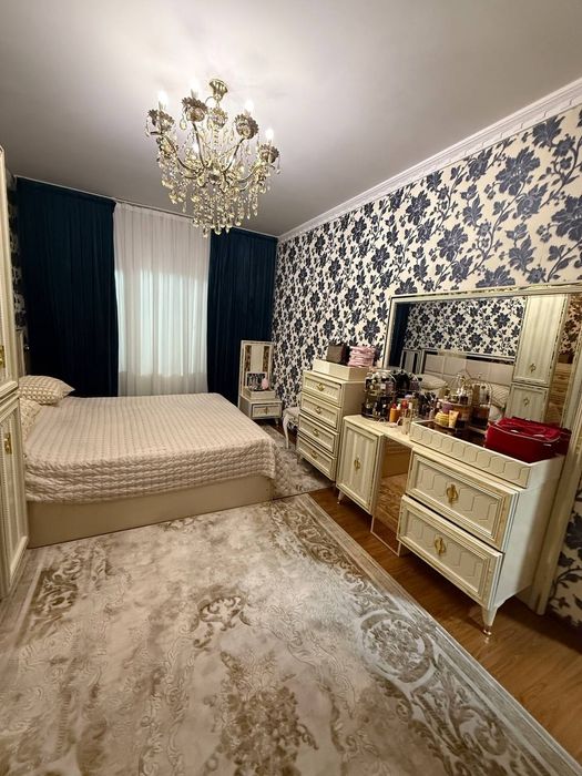 Спальни мебел сотилади