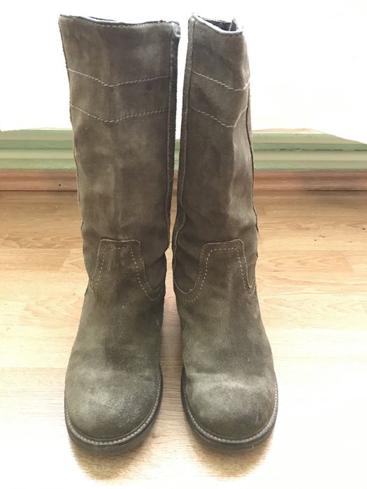 Cizme piele intoarsa