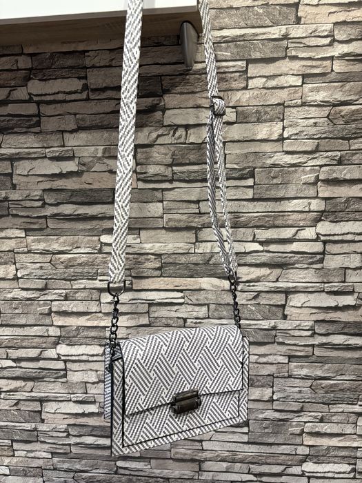 Дамска чанта / Дамски чанти