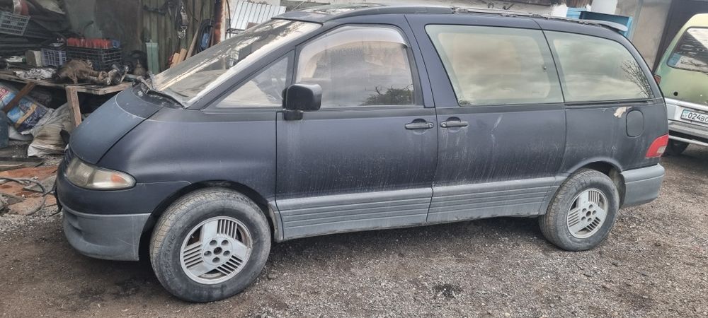 Машину продам по запчестям.