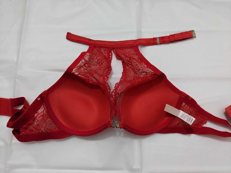 Sutien Penti dantelă roșie - design pe gât (halter) 80B - nou