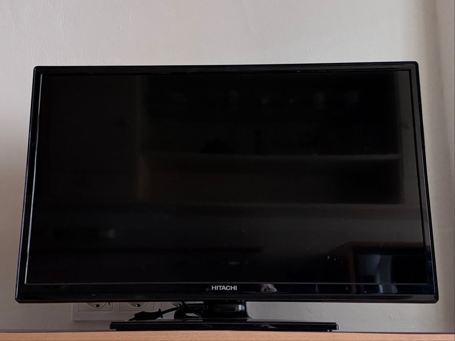 24” LED телевизор Hitachi 24HBC05 B - HD Ready USB HDMI PC DVB-T MPEG4