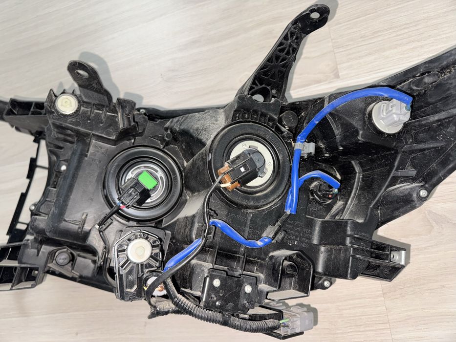 Продам передние фары