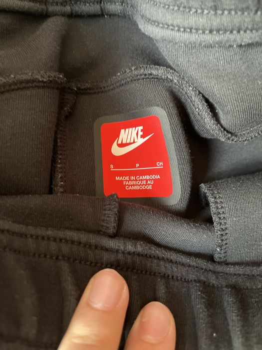 pantaloni nike tech marimea s