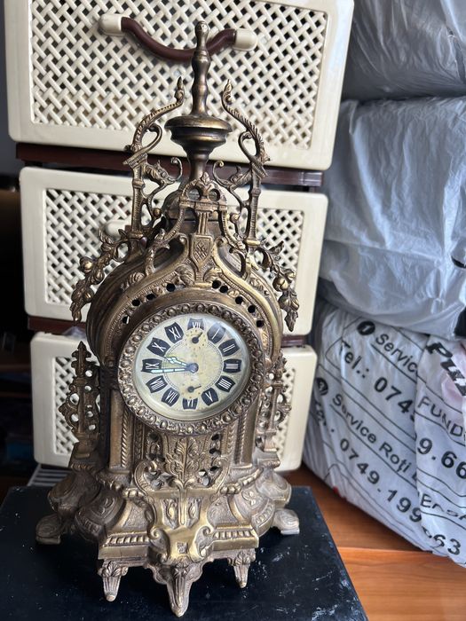 Ceas antic vechi din bronz original fabricat  Germania automatic arata