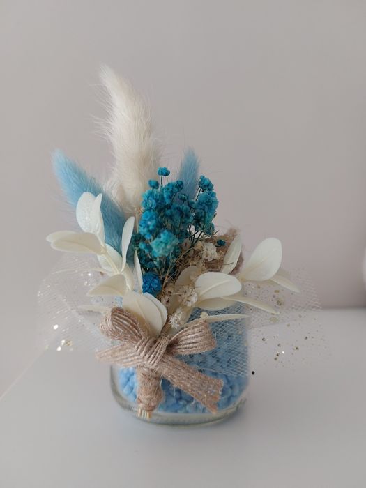 Стъклени бурканчета и шишенца за декорация