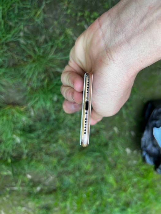 Iphone 8 colati yaxshi xamma joyi  ishledi ekranida singan joyi bor