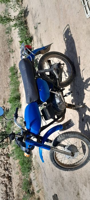 Mototsikl srochni sotiladi