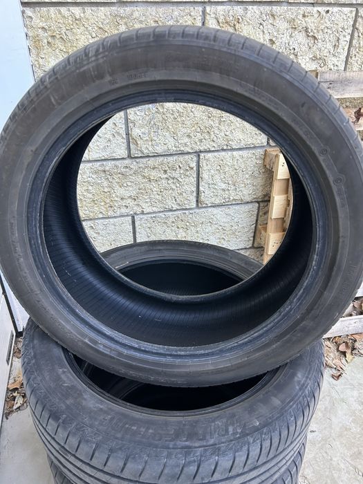 Летни гуми Brigstone 245/45/19R