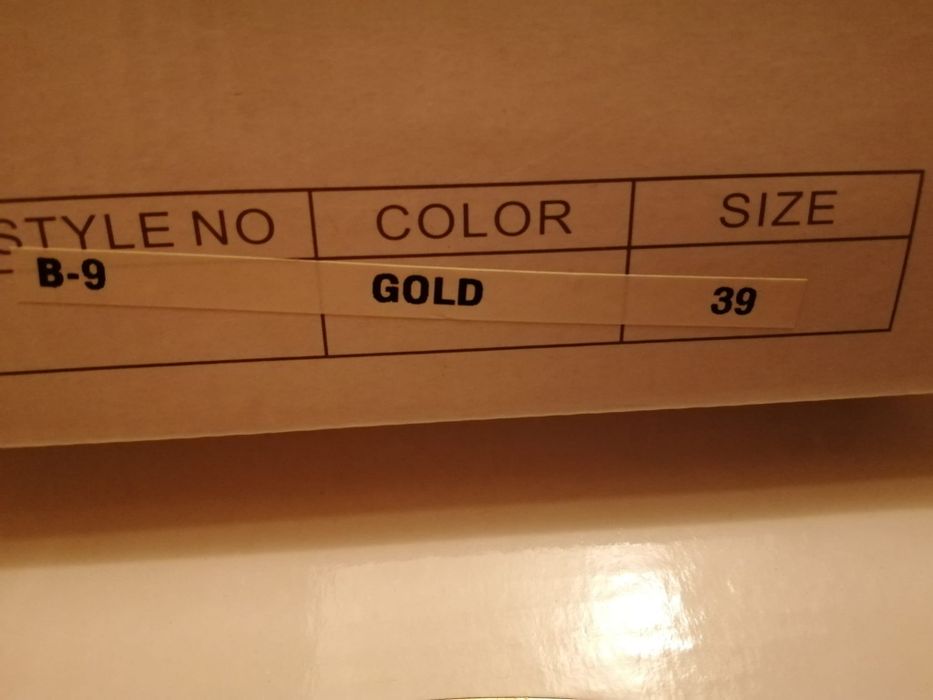 Pantofi Gold Zara  Mar.39