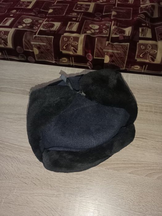 Продам шапки новые.