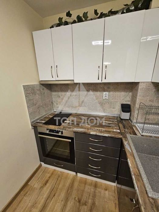 Двустаен ! Обзаведен ! Централен Район ! Паркомясто в цената !
