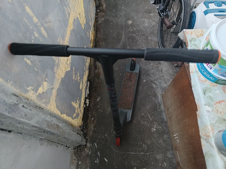 Trotineta free stele și o trotineta normală ..ambele preț fix