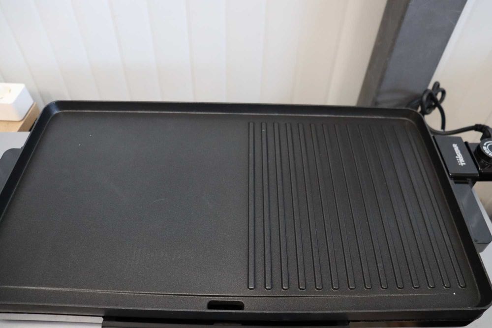 Електрическа скара Tristar BP-2750, 2000 W, Дължина на кабела 80 см