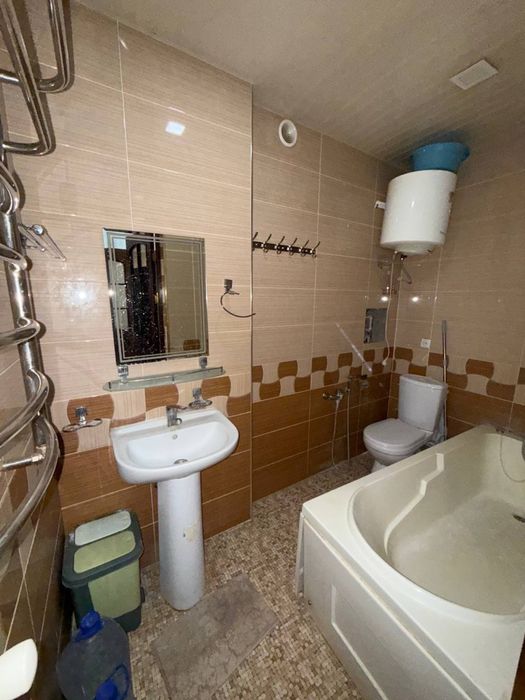 Vokzal Qizil domdan 2 xona bez gluxoy Kvartira Arzon sotiladi