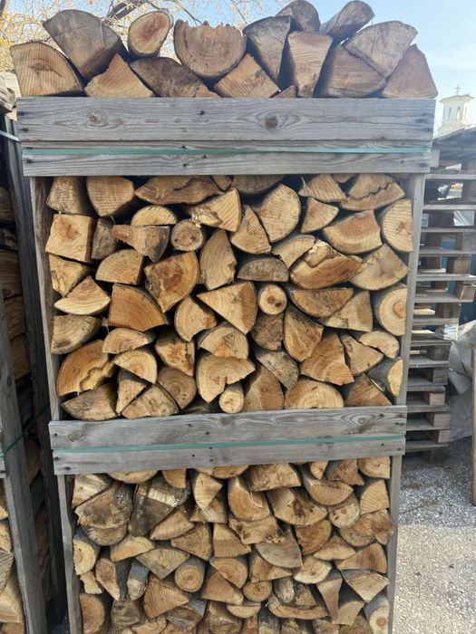 Сухи дърва за огрев – ГОТОВИ ЗА ЗИМАТА!
