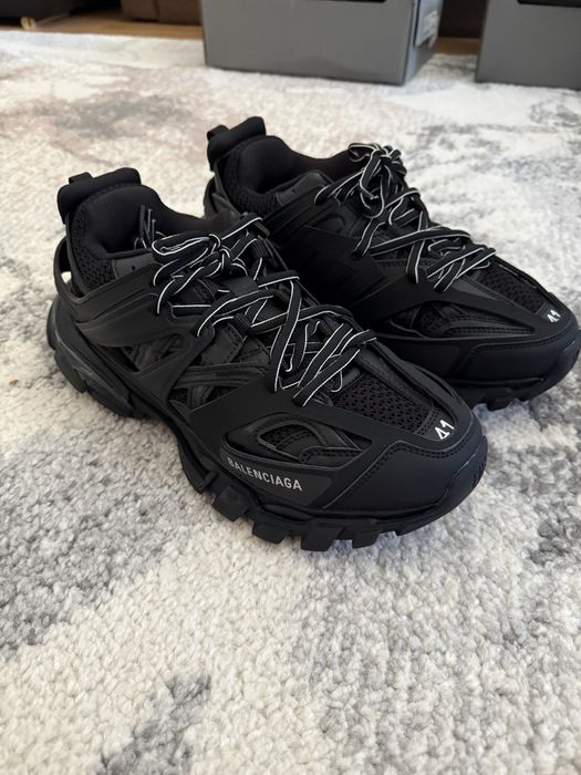 Vand adidasi balenciaga track diferite marimi