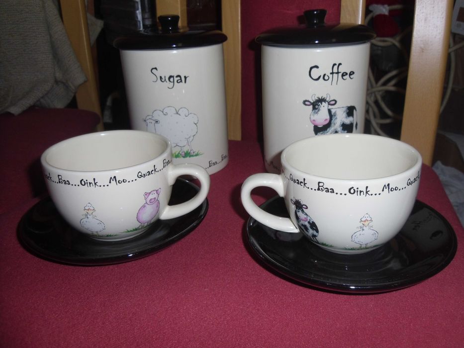 Set cutii mari cu 2 cesti cu farfurie portelan