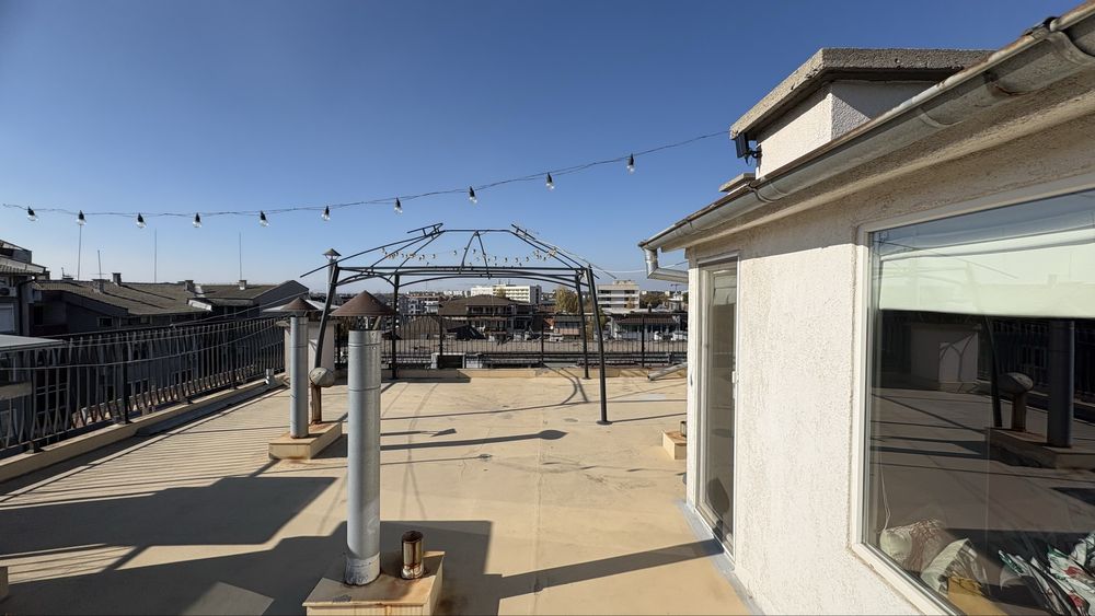 Продава се Тристаен апартамент в Пловдив, Коматевски възел - 200 кв.м за 1075 €/кв.м - Снимка #7