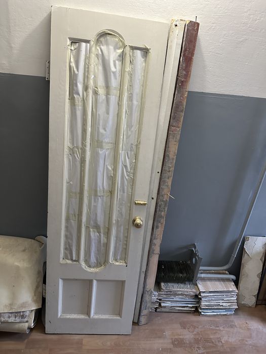 Есіктер        .